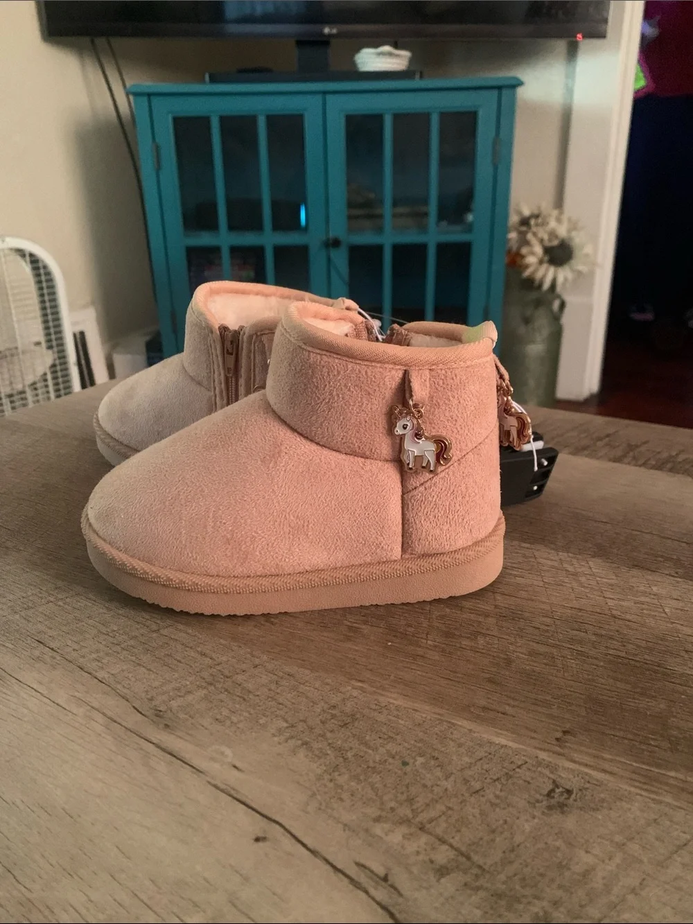 Winter boots w/unicorn charms and side zipper- toddler sz7
